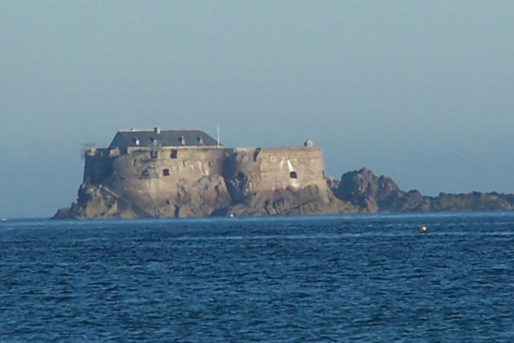 Hotel De La Mer Сен Мало Екстериор снимка
